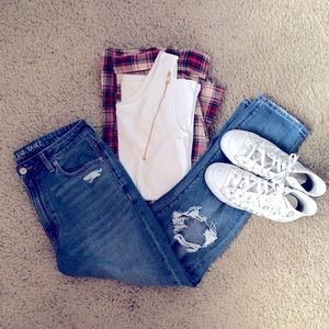 American Eagle Outfitters Mom Jeans 😎